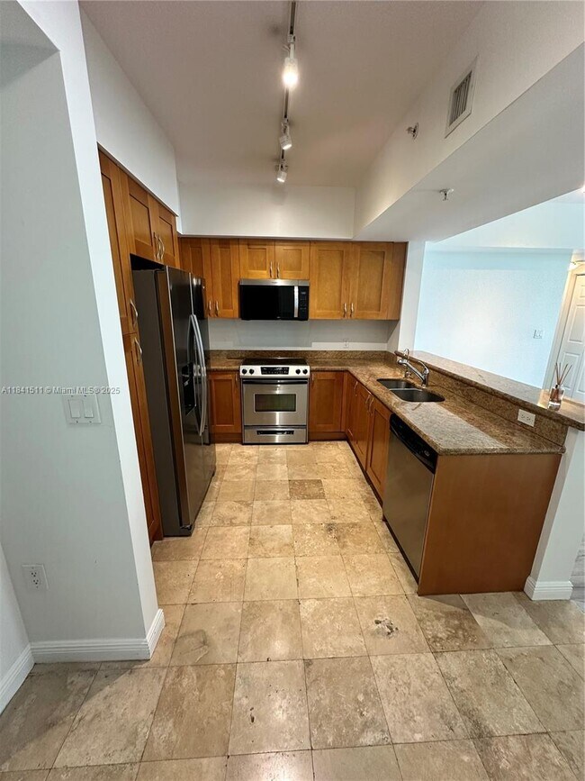 Foto del edificio - 1755 E Hallandale Beach Blvd