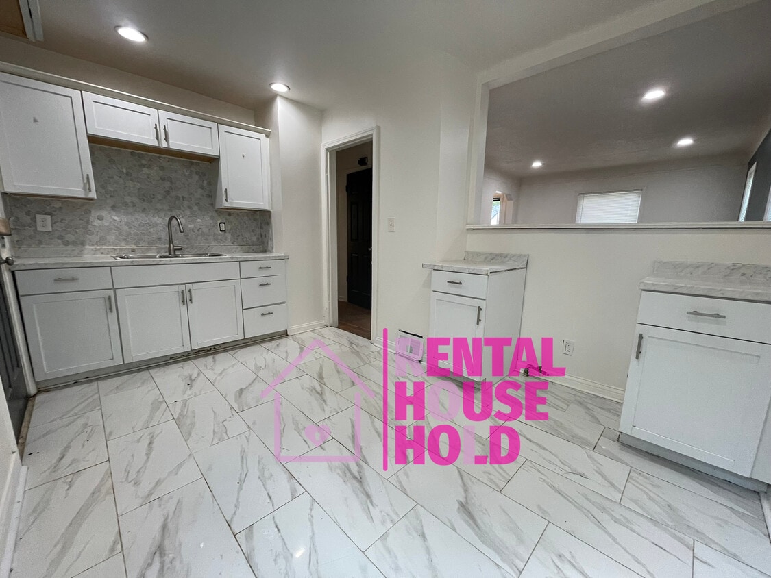 Foto principal - 20060 Hickory St