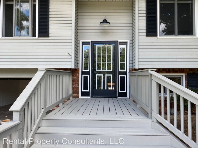 Building Photo - 3 br, 2.5 bath House - 5564 Coit Ave NE