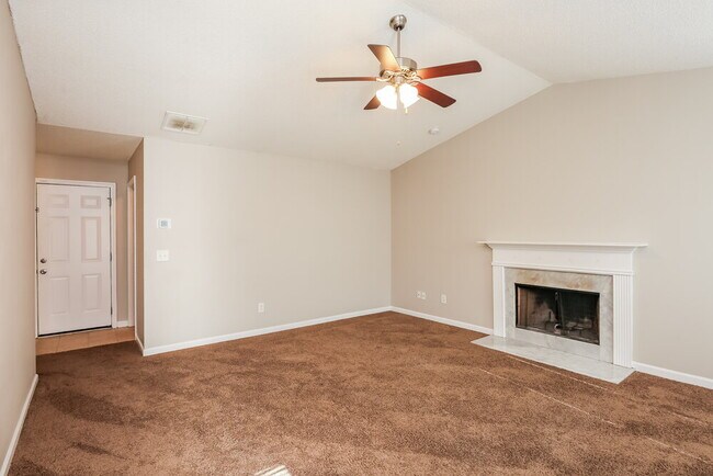 Building Photo - 2120 Crown Park Dr