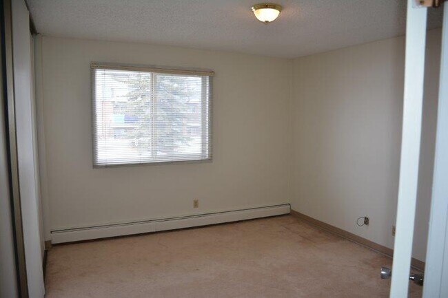 Photo du bâtiment - 1 Bed 1 Bath Unit in Calgary, AB