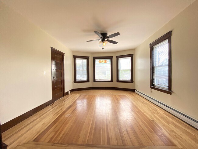 Foto del edificio - 323 Clarendon St