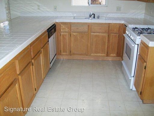 Building Photo - 1417 Desert Hills Dr