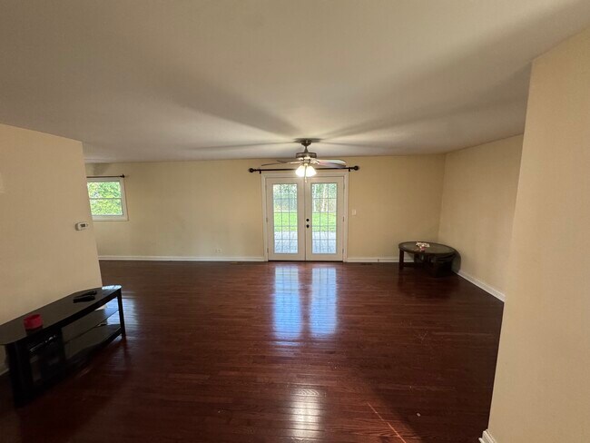 Foto del edificio - 7101 Longmeadow Ln