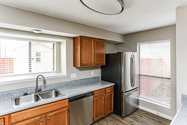 Building Photo - 2618 San Saba St