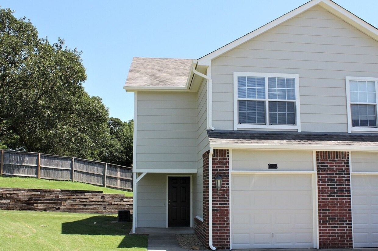 3079 Spring St Unit 3079 SS, Catoosa, OK 74015 Room for Rent in