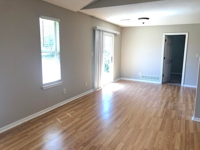 Building Photo - 3808 Churchill Dr