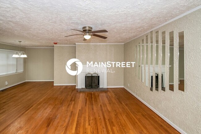 Foto del edificio - 3 Bedroom Pet-Friendly Home in Center Point, AL with Main Street Renewal