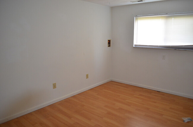 Foto del edificio - 2451 N Knoll Dr