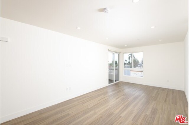 Foto del edificio - 4909 Rosewood Ave