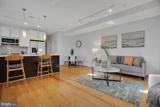 Building Photo - 2106 10th St NW