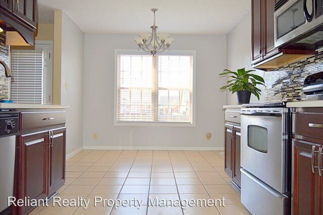 Building Photo - 2522 Centerstone Cir