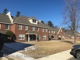 Building Photo - 4617 Independence Dr