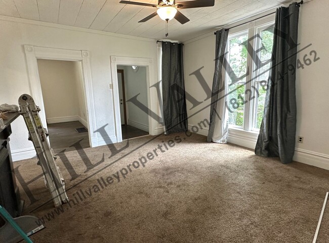 Foto del edificio - Large four bedroom in Farrington's Grove H...