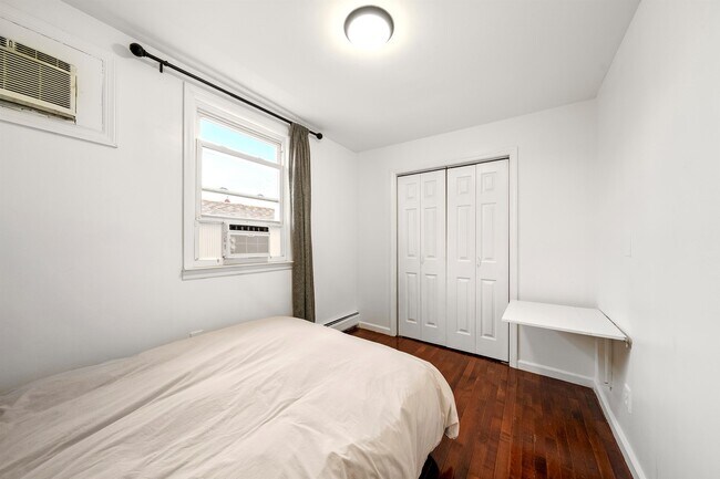 Building Photo - 138 76th St