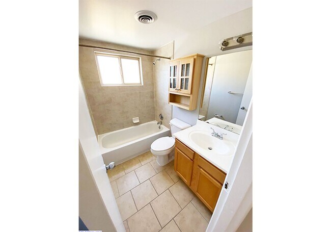 Foto del edificio - 551 Lowell Ave