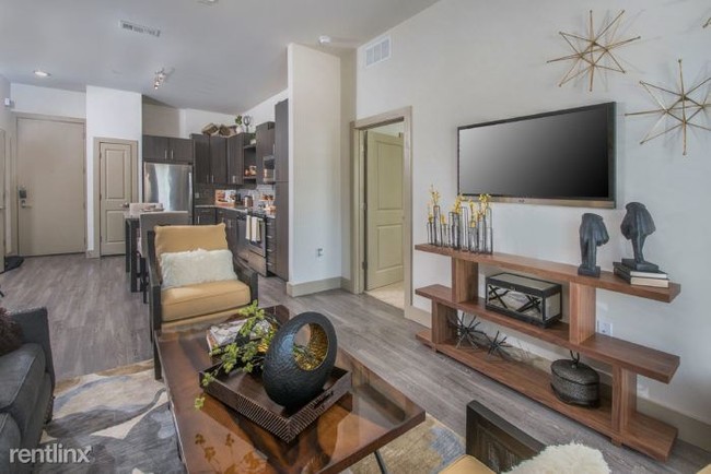 Building Photo - 1 br, 1 bath  - 9250 Pinecroft Dr