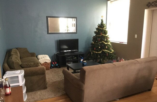 Foto del edificio - 3221 N Kenmore Ave
