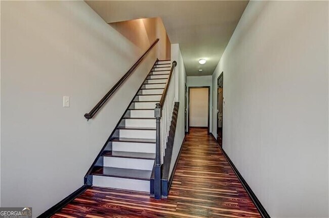 Foto del edificio - 1754 Oak Brook Ln NW