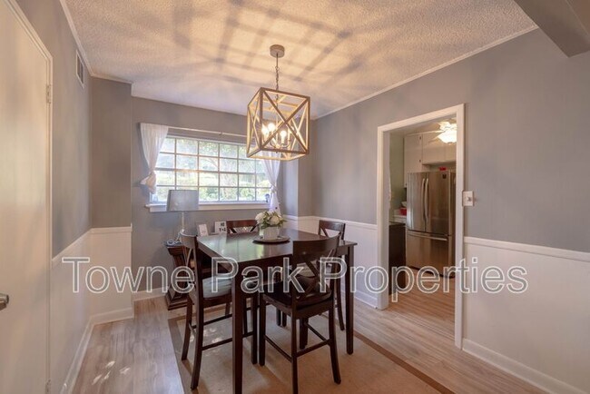 Foto del edificio - 2846 Walton Wy
