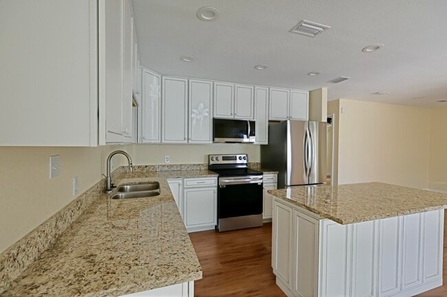 Foto del edificio - 2168 Paloma St