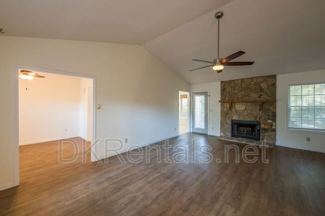 Building Photo - 3086 Cynthia Ct