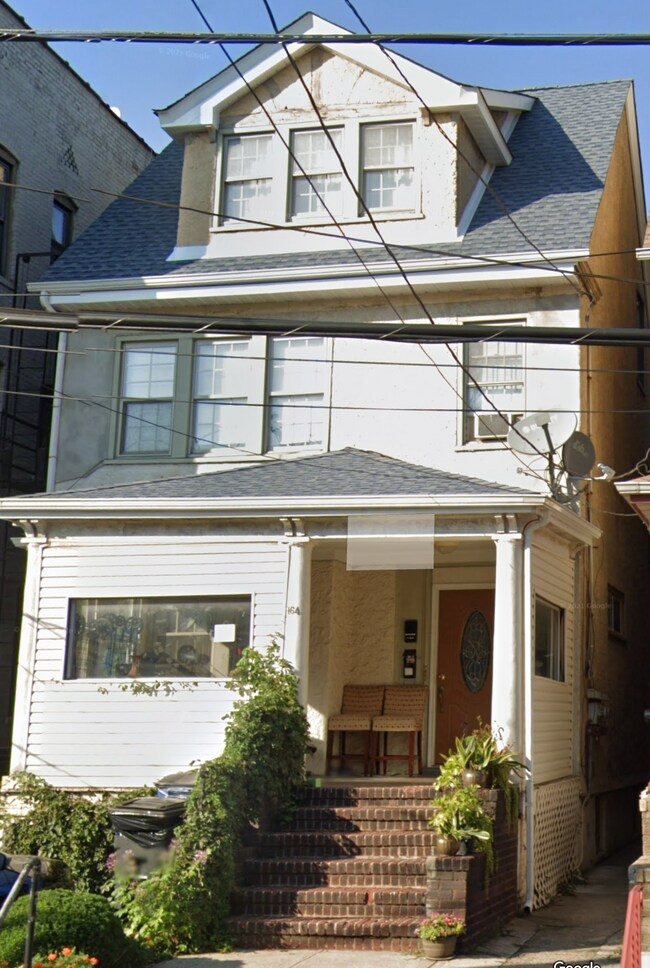 Building Photo - 164 Jewett Ave