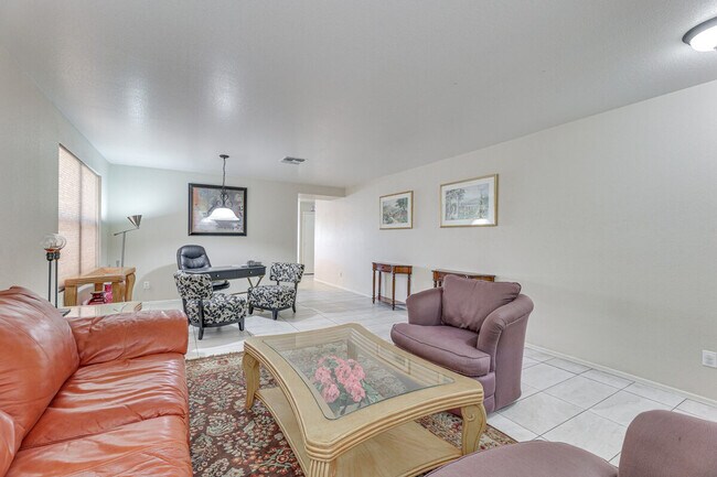 Foto del edificio - 1836 N Parkside Ln