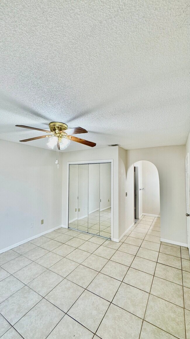 Foto del edificio - 662 Lynbrook St NW