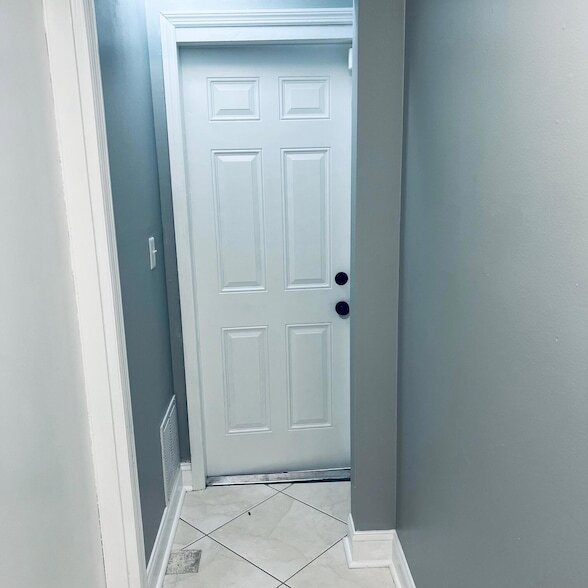 Building Photo - 826 SE Damask Ave