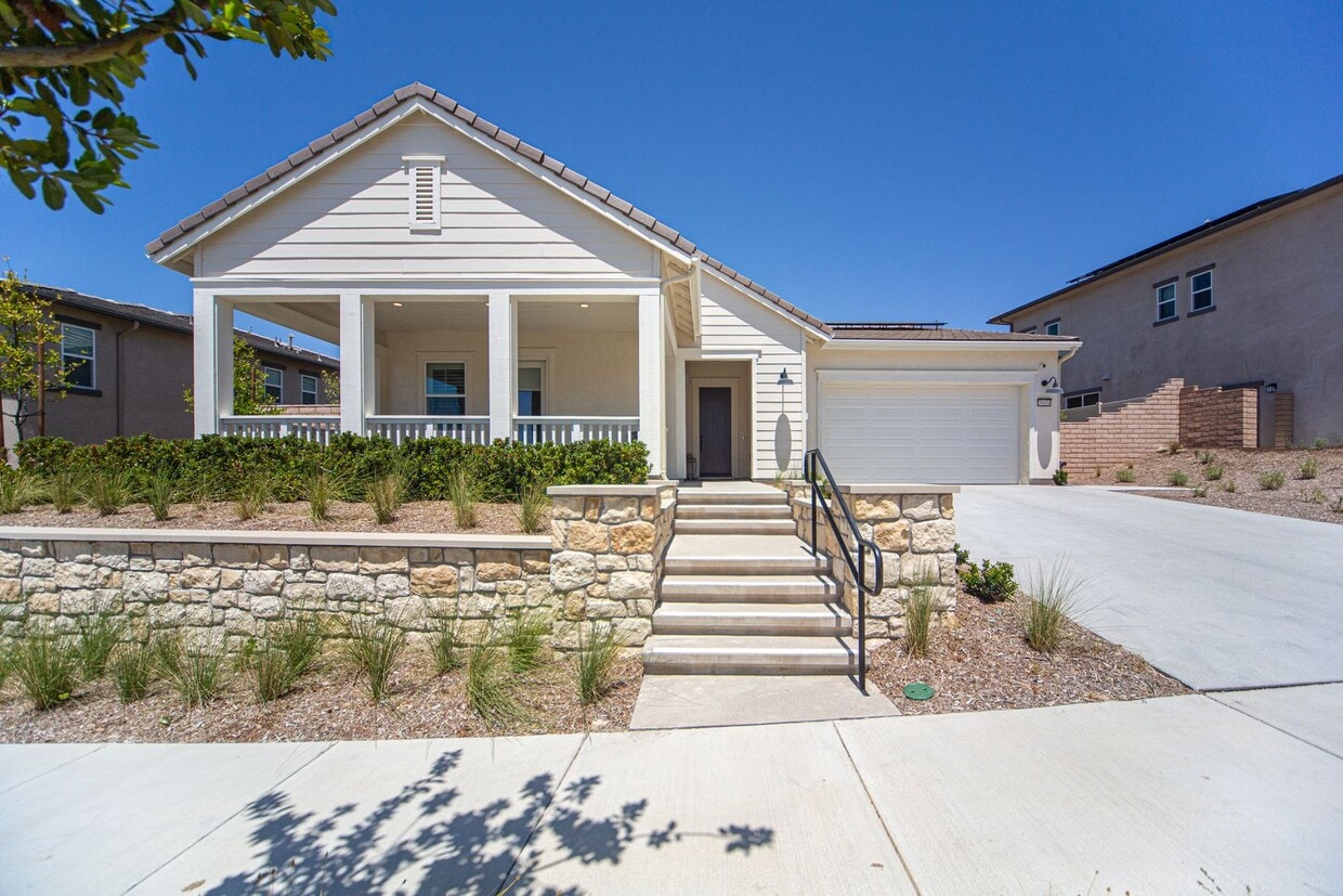 Foto principal - Stunning single-story 4 Bed/3 Bath Home So...