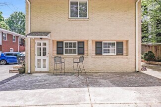 Building Photo - 2417 Laburnum Ave