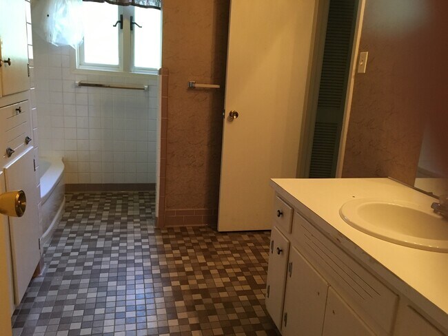 Foto del edificio - 1826 Vaughn Ln