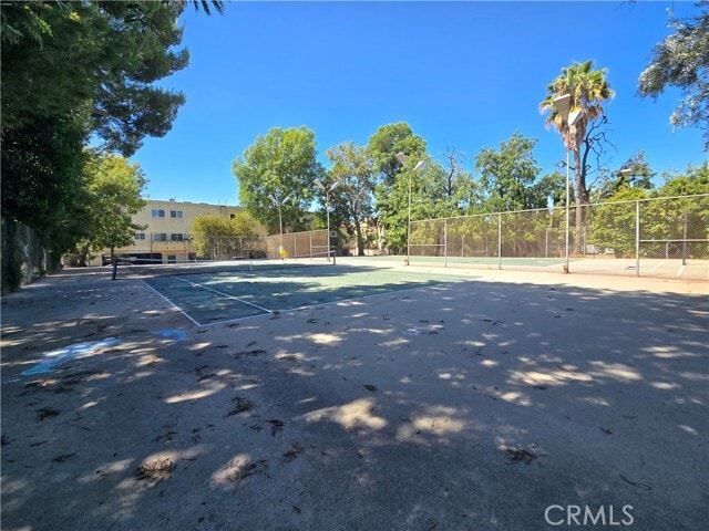Building Photo - 7641 Reseda Blvd