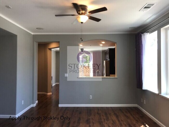 Building Photo - Stokley Properties Presents 553 Ash Street...