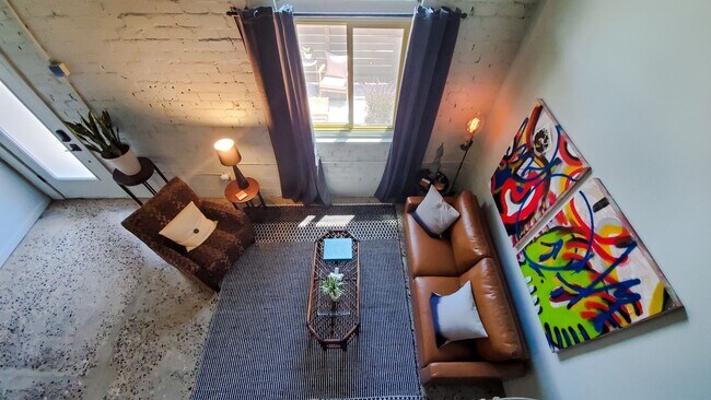Foto del edificio - 1020 E 6th St