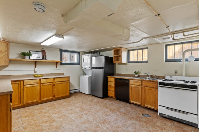 Building Photo - 530 Laporte Ave