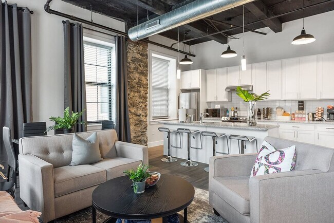 Foto del edificio - 212 W Roberts Ave
