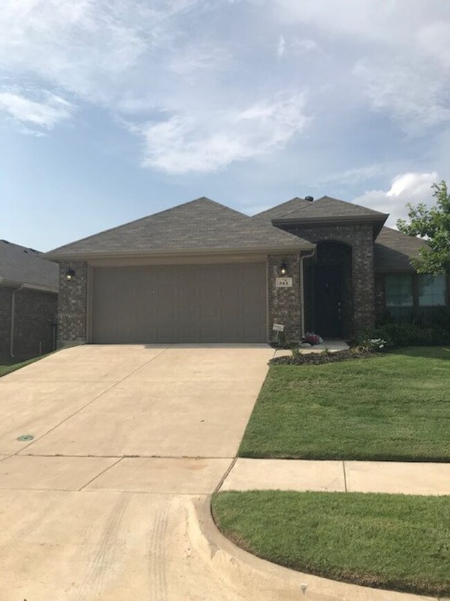 Building Photo - Coming Soon!! 3/2/2 Heights of Weatherford...