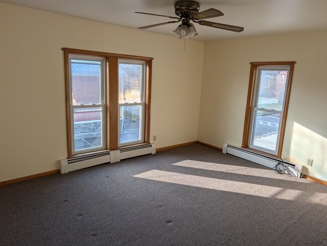 Building Photo - 129 Main St