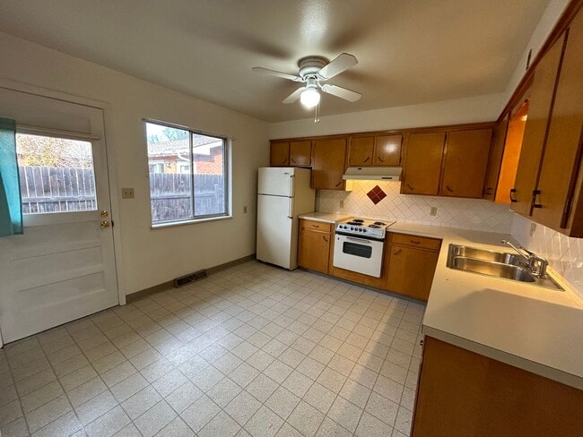 Building Photo - 1012 Morgan St