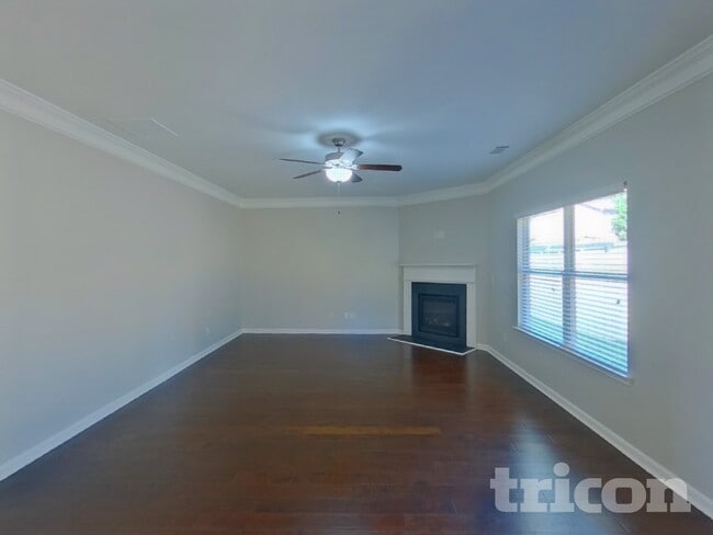 Building Photo - 671 Massey St