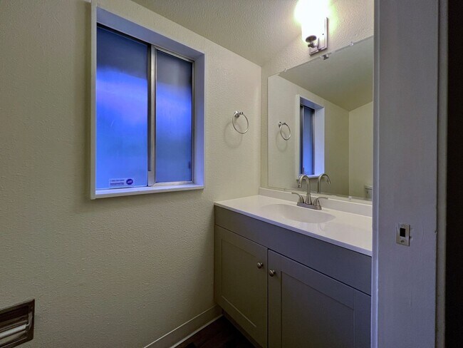 Building Photo - Marine Hills - Interior completely remodel...