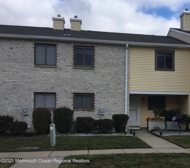 Building Photo - 10 Victory Ct