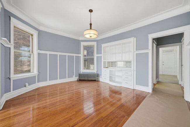 Foto del edificio - 7442 S Langley Ave