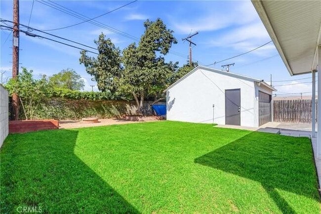 Building Photo - 329 Catalpa Ave