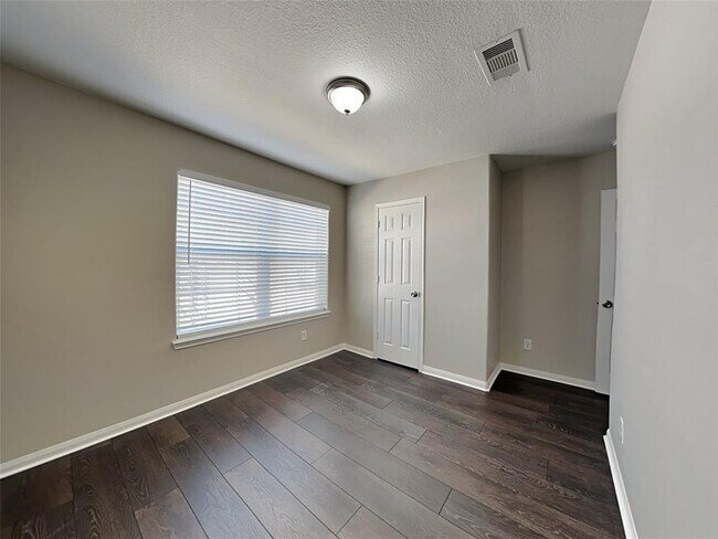 Foto del edificio - 7127 Acacia Ln