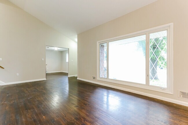 Building Photo - 7101 Minna Rd