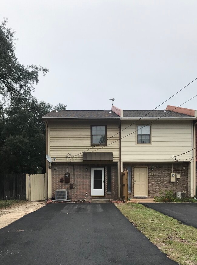 Building Photo - 339 Woodham Ct