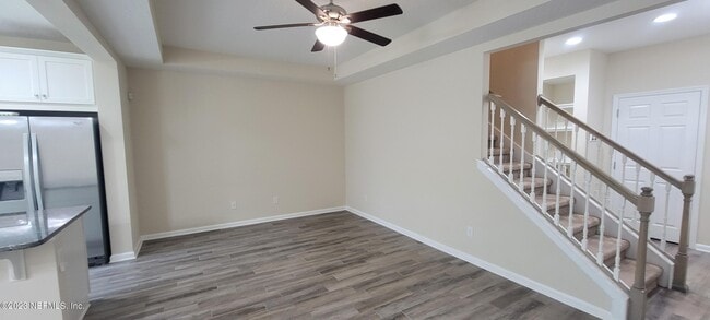Building Photo - 221 Richmond Dr